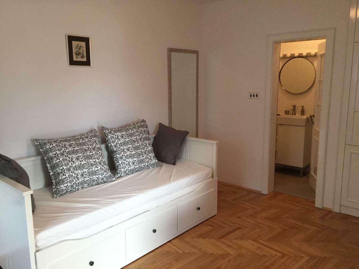 Apartments Papalinna 2 By Moro Krk Town Buitenkant foto