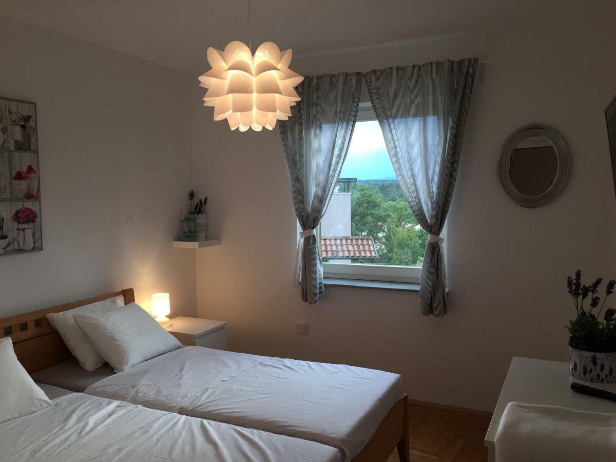 Apartments Papalinna 2 By Moro Krk Town Buitenkant foto