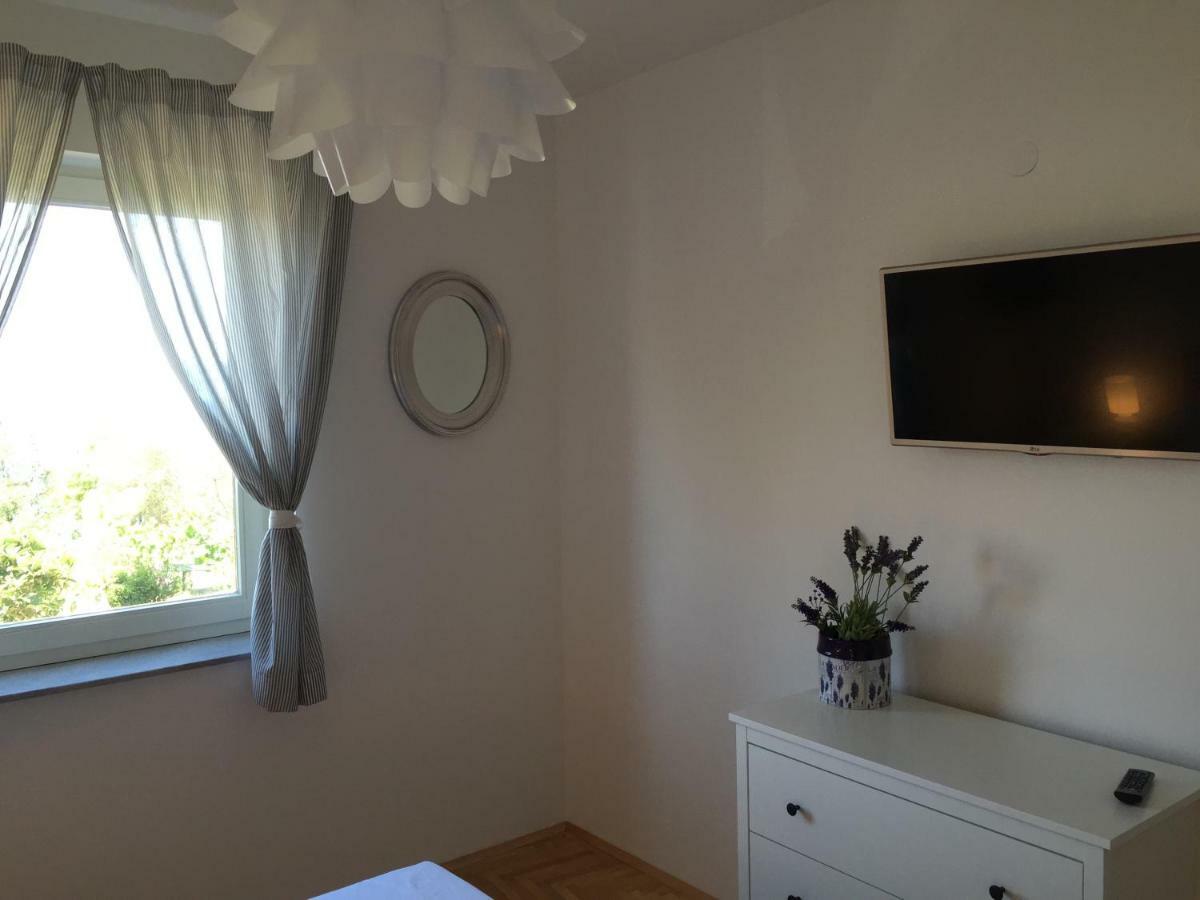 Apartments Papalinna 2 By Moro Krk Town Buitenkant foto